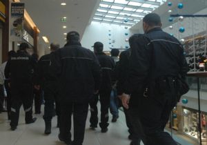 AVM'de tahliye kavgası